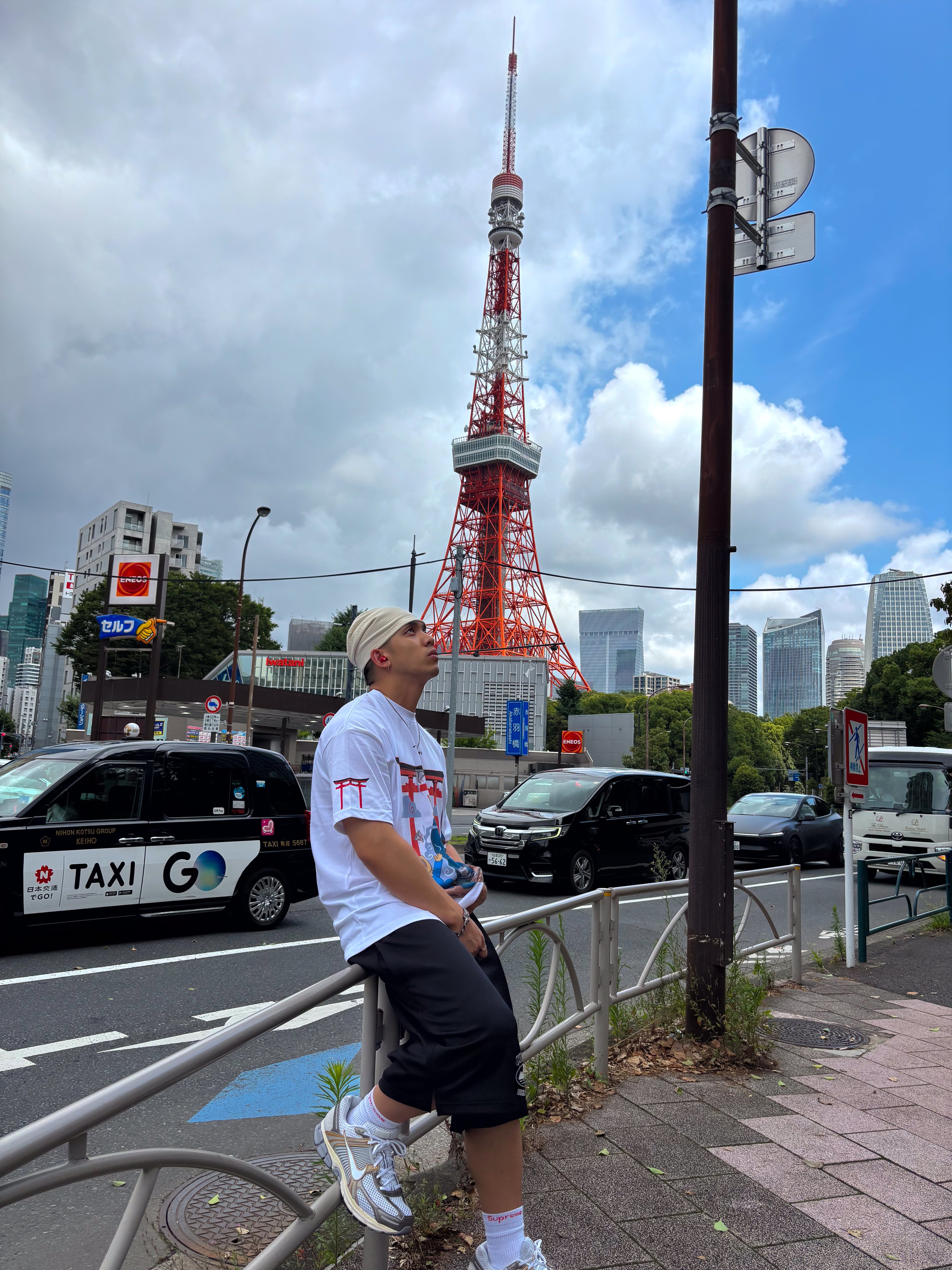 White Tee's